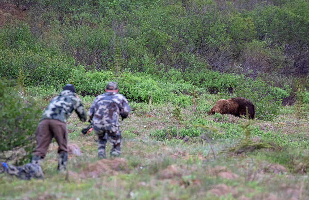 Spring Bruins Hunting Giant Alaskan Brown Bear KUIU