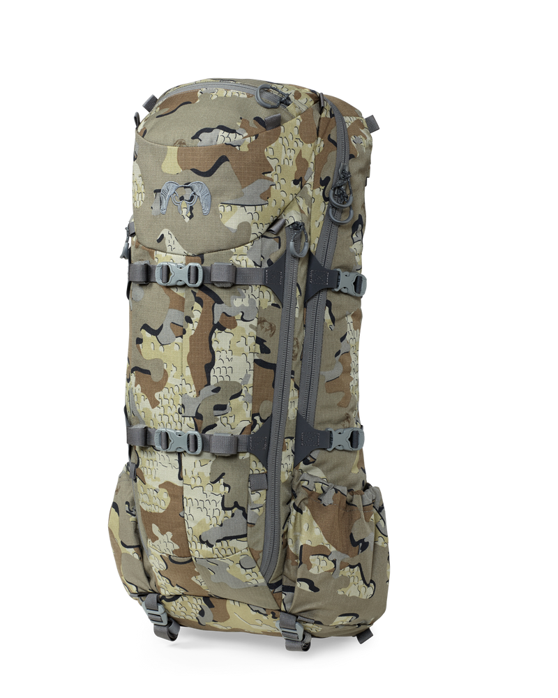 Front of PRO 2300 Bag in Valo Camouflage