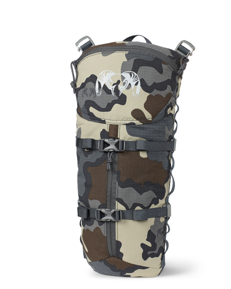 Front of Pro Hydration Rig in Vias Camouflage