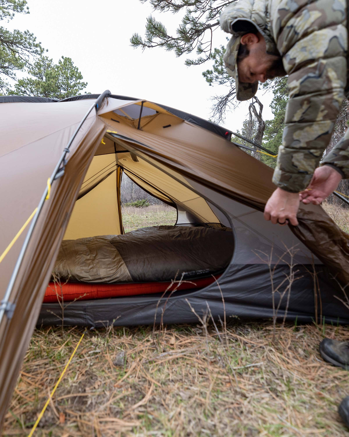 KUIU Mountain Star 3 Person Tent | Gunmetal-Camel in Gunmetal Camel