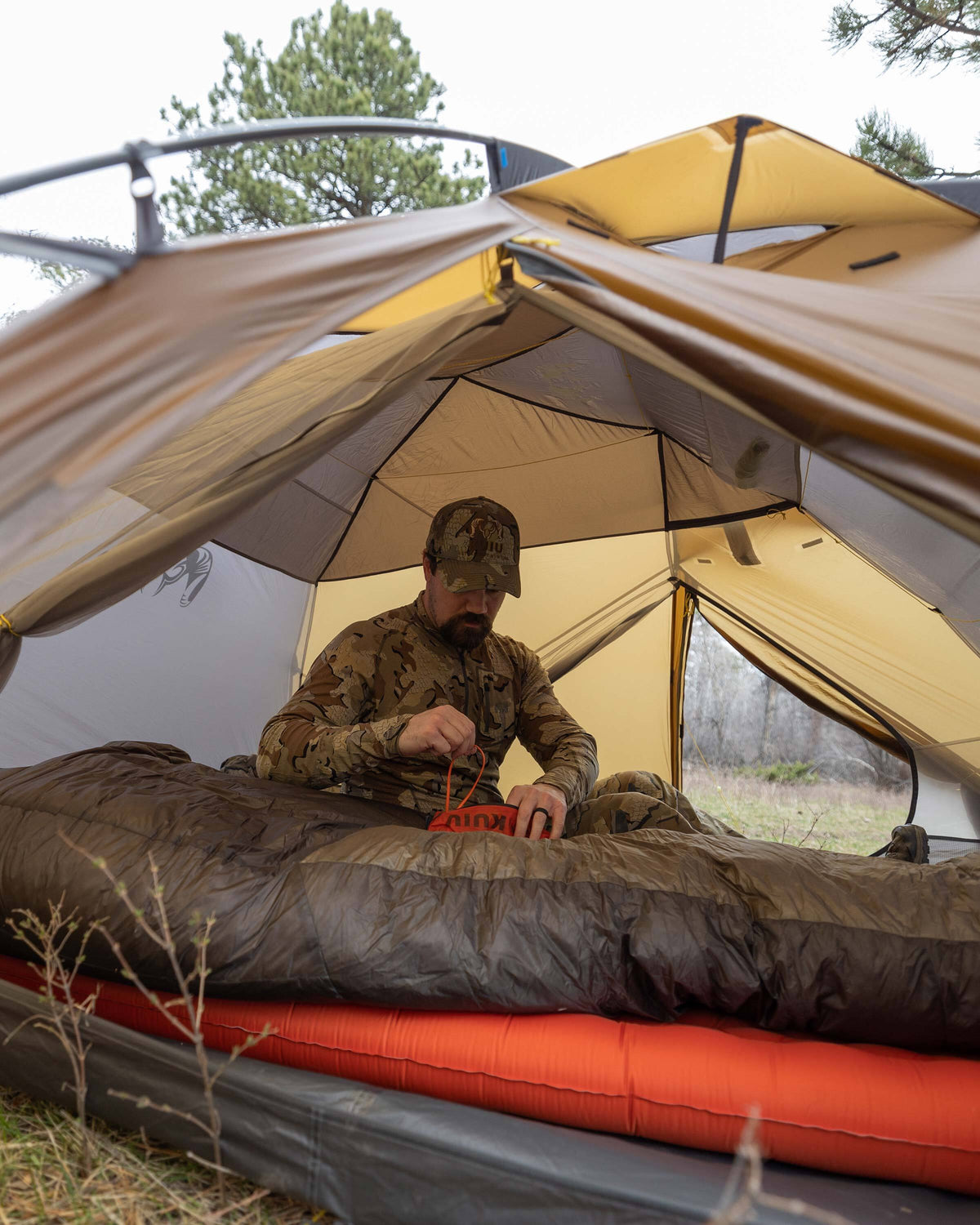 three person tent KUIU Mountain Star 3 Person Tent | Gunmetal-Camel in Gunmetal Camel