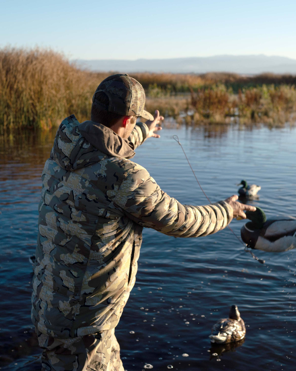 Flyway Insulated Waterfowl Hunting Jacket - Gunmetal | KUIU