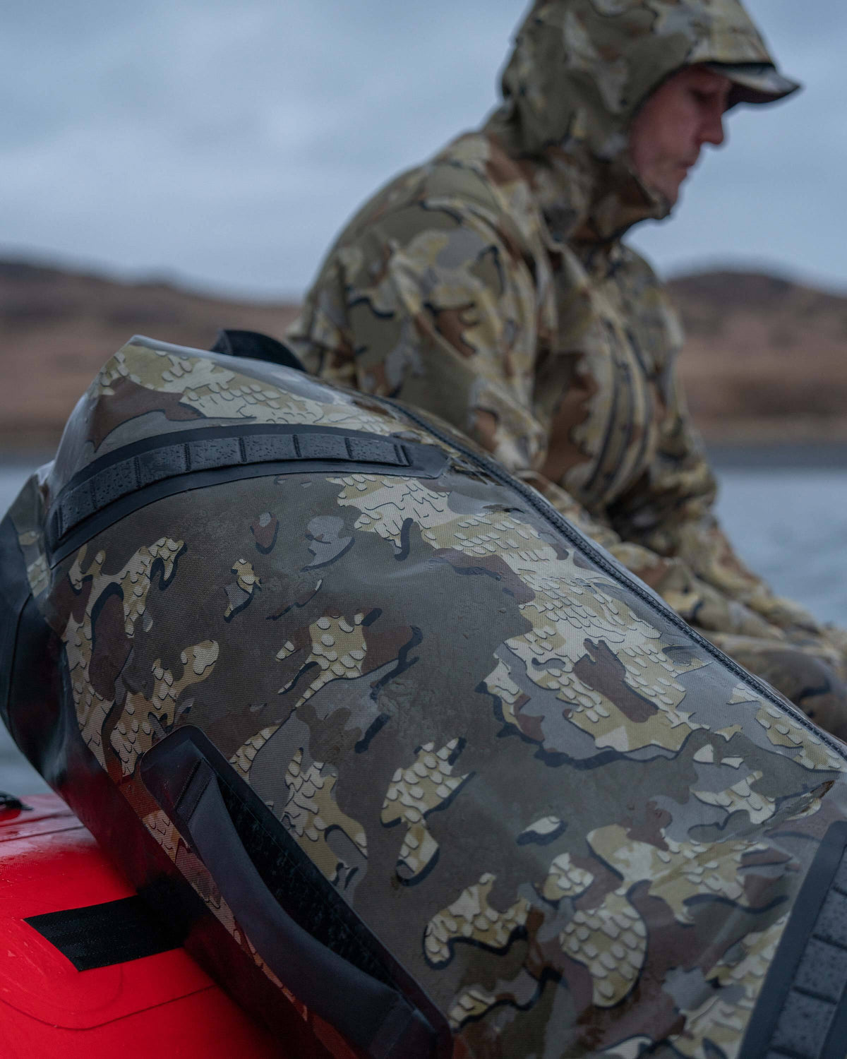 Kodiak 6600 Submersible Duffel Bag - Stone | KUIU