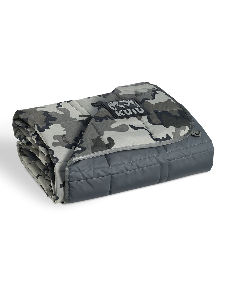 Folded Distance AT Blanket in Vias Storm camouflage