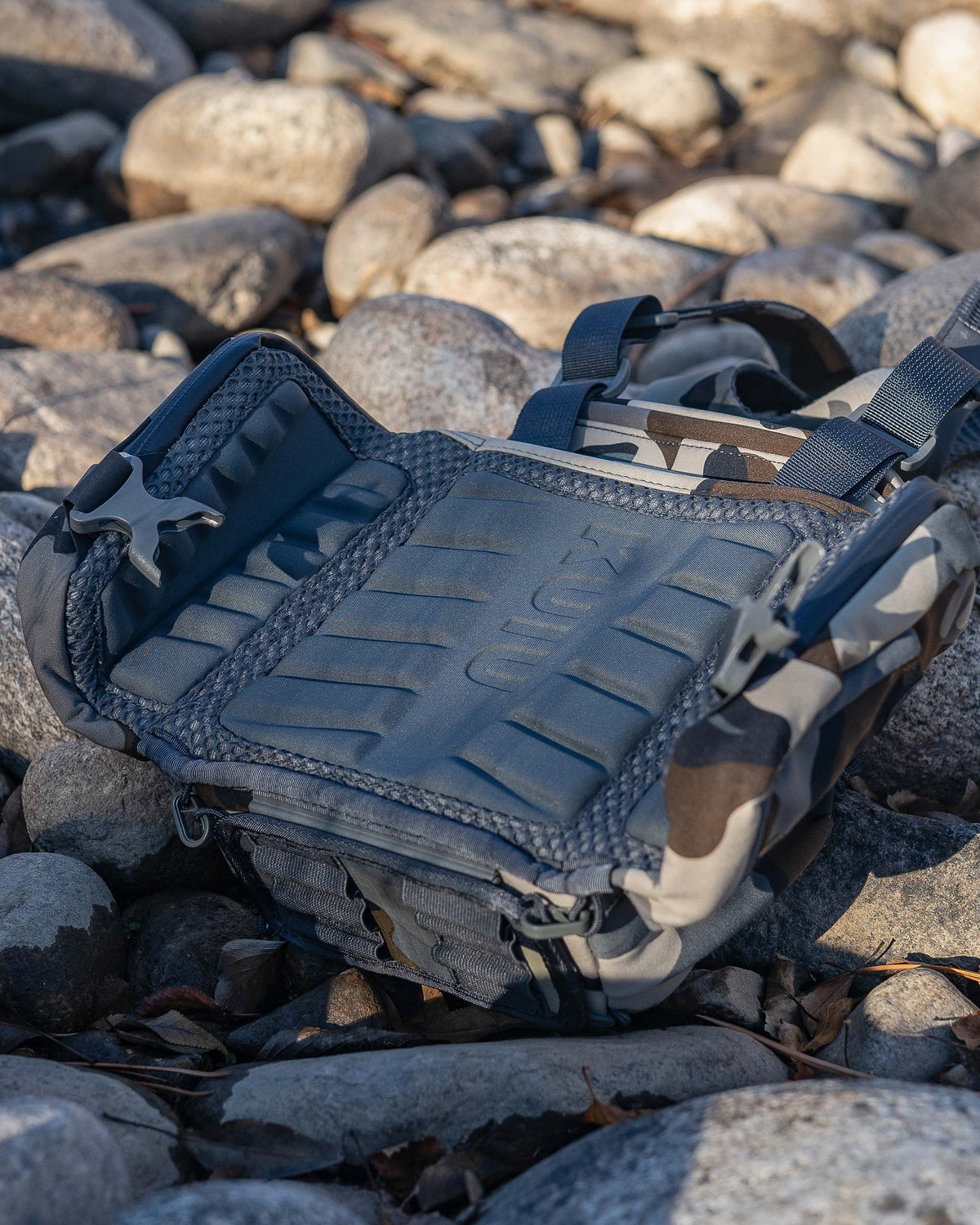 PRO Hunting Chest Pack & Rig - Vias Camo | KUIU