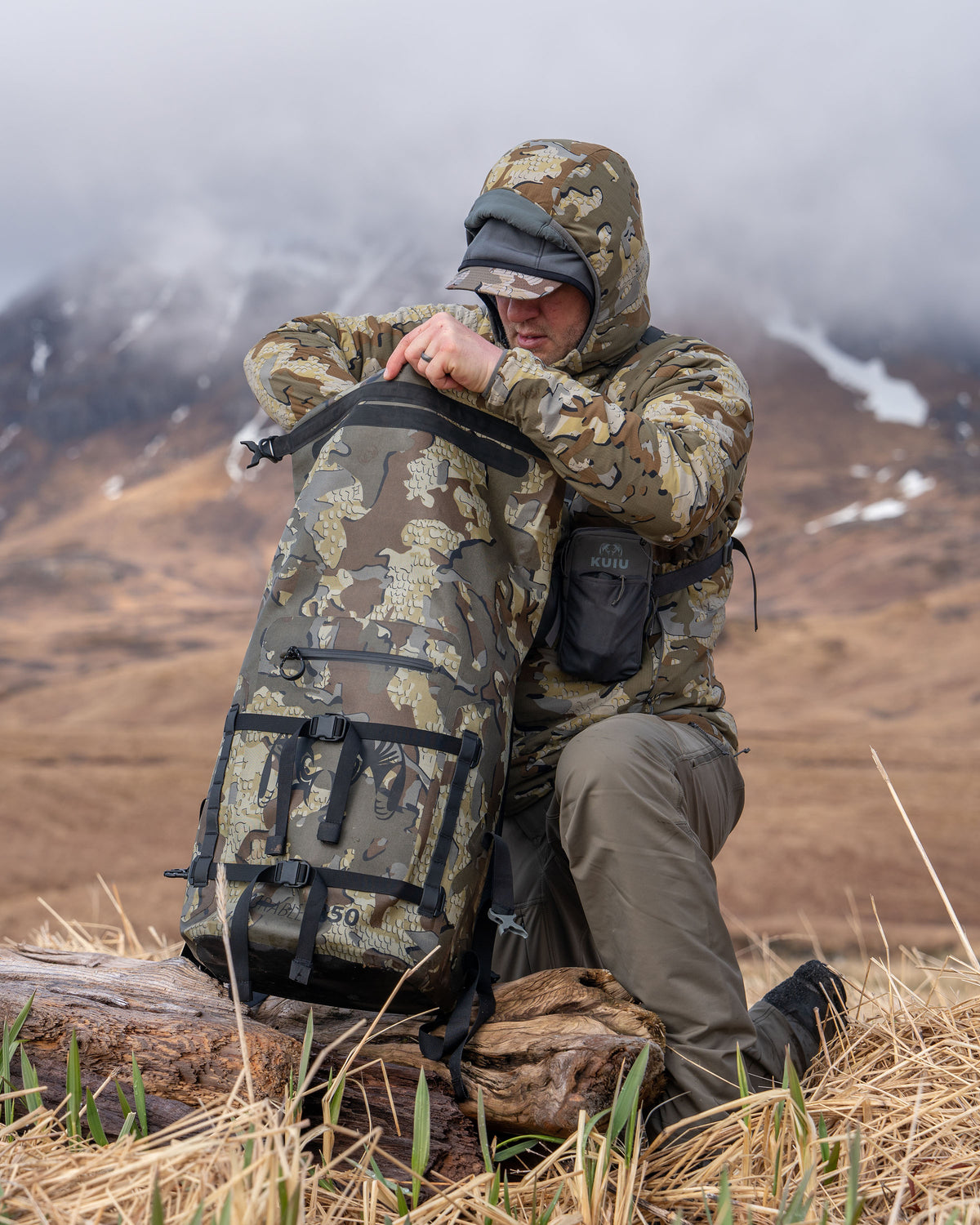 KUIU Karluk 3000 Roll Top Dry Backpack in Vias