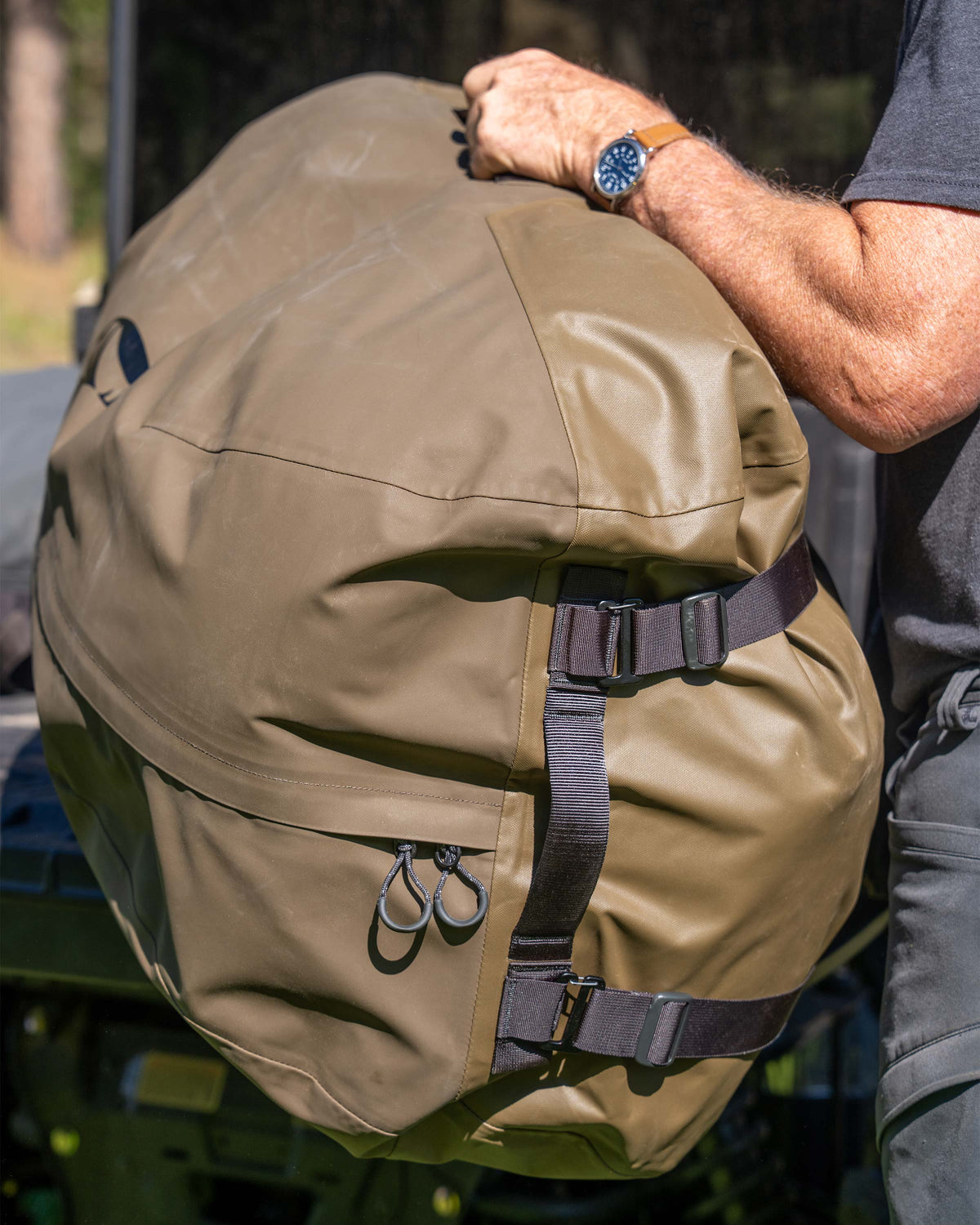 バッグ taku TAKU BLSTX 4200 Duffel - Gunmetal | KUIU