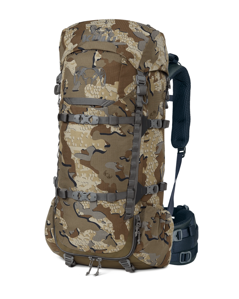 Front of PRO Divide 4500 Bag in Valo Camoufage with Phantom Suspension and a detachable compression lid 