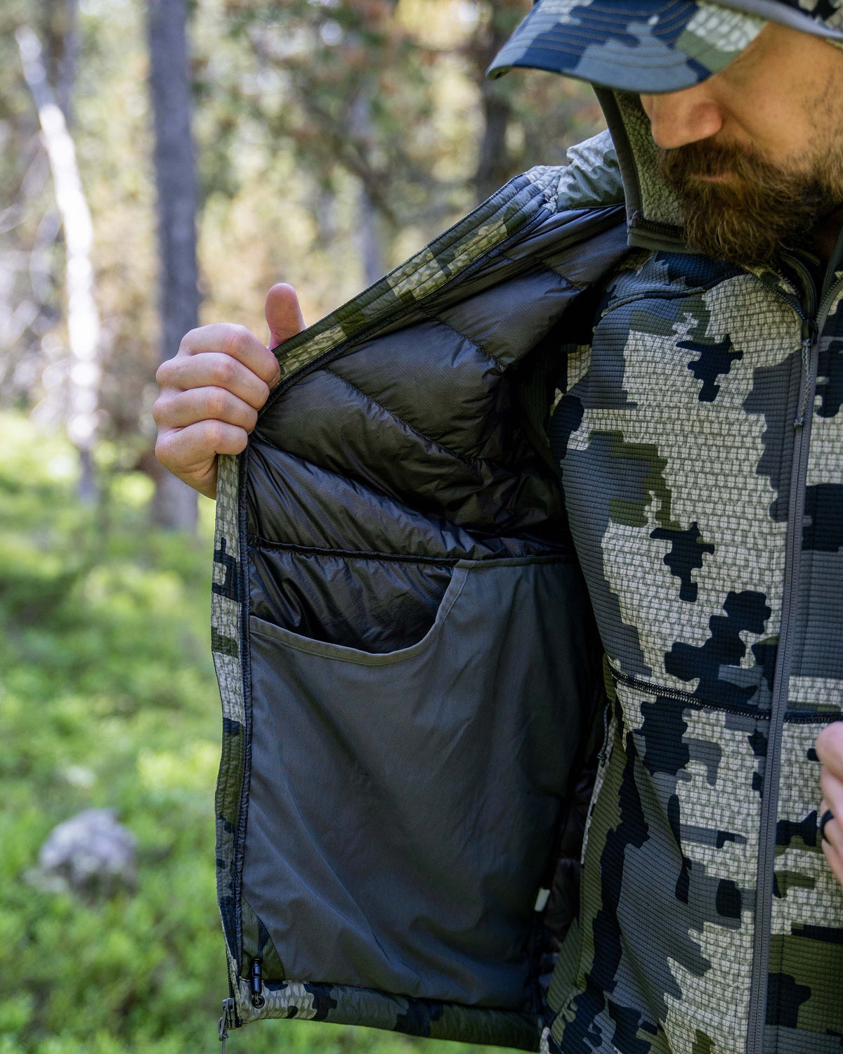 Men s Super Down LT Puffer Vest Verde Camo KUIU