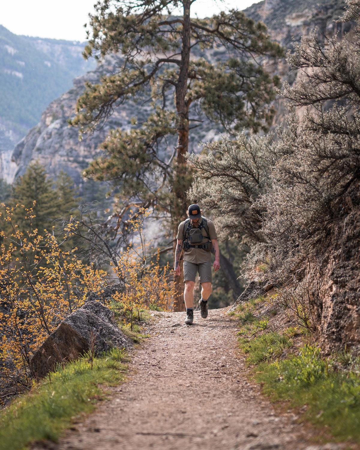 Mesa Short Sleeve Breathable Snap Shirt - Fog Topo | KUIU Mesa Short Sleeve Breathable Snap Shirt - Fog Topo | KUIU