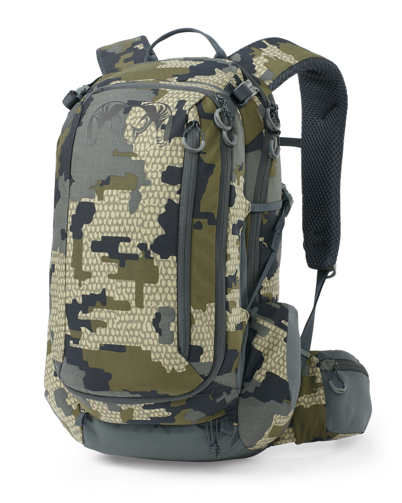 Front of Divide 1500 day pack in Verde Camouflage