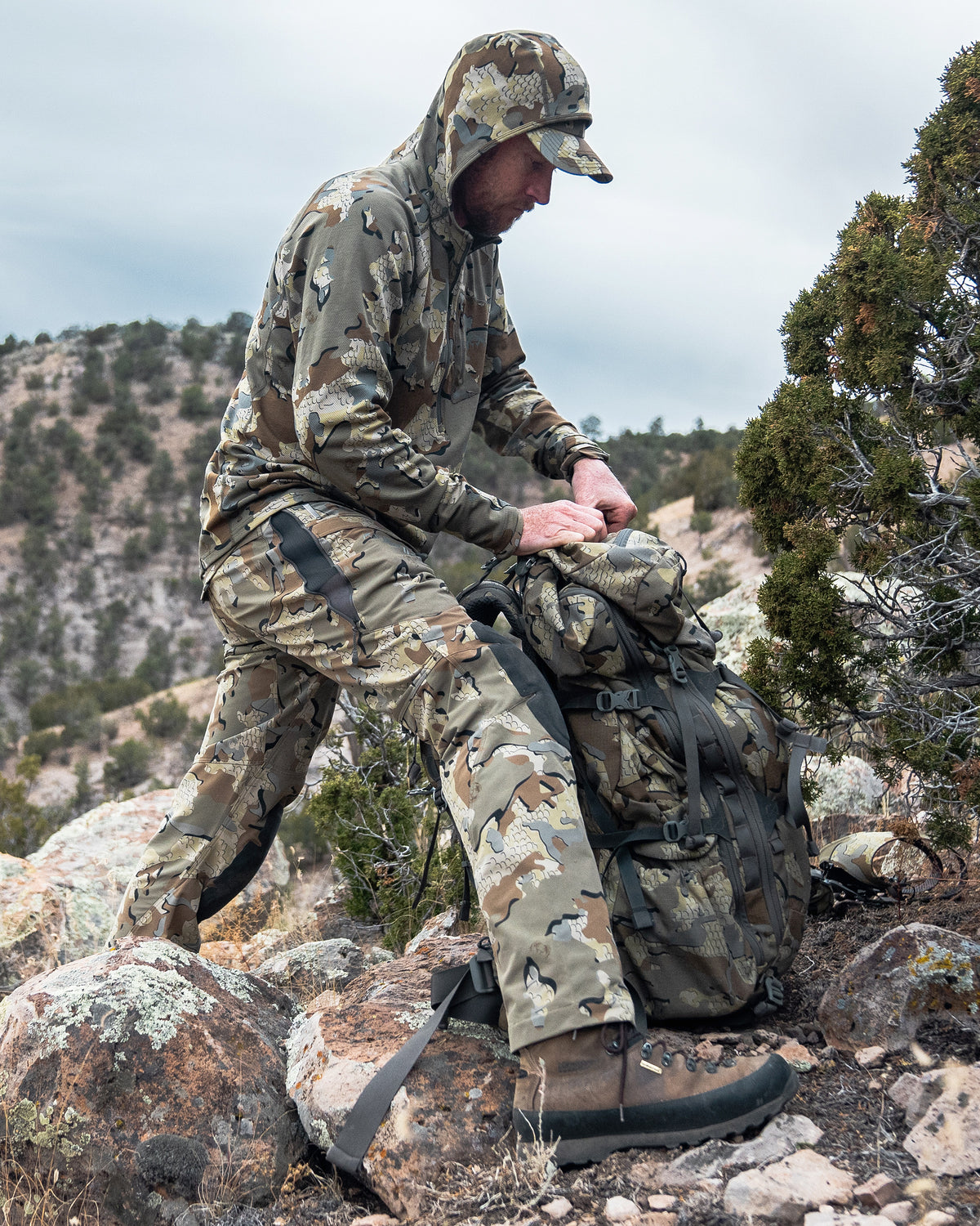 実物KUIU DEVGRU ATTACK PANT PRO 32R VERDE KUIU DEVGRU Attack Khaki